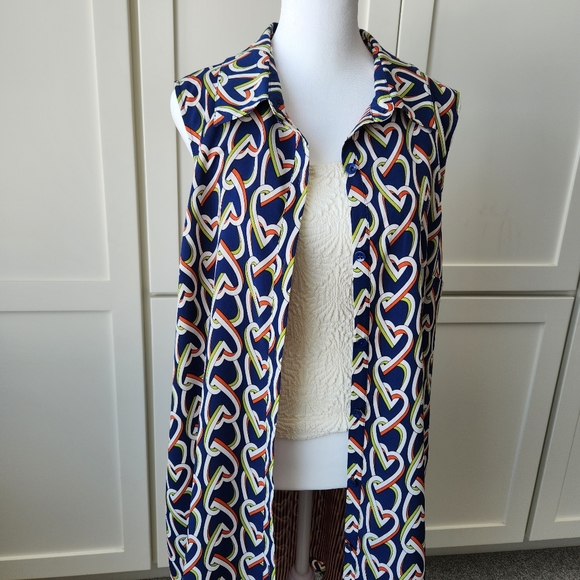 CAbi Dresses & Skirts - CAbi Amour Shirt Dress Duster Tunic Heart Graphic Sleeveless Button Down Large